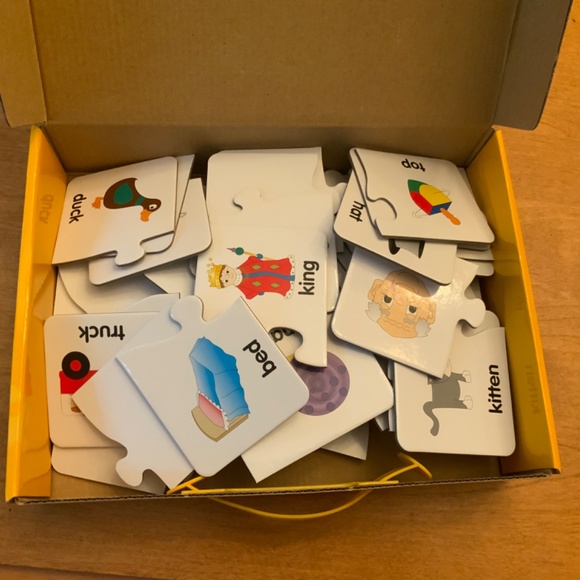 Match It Puzzle Toy rhyme game for kids - Picture 3 of 3